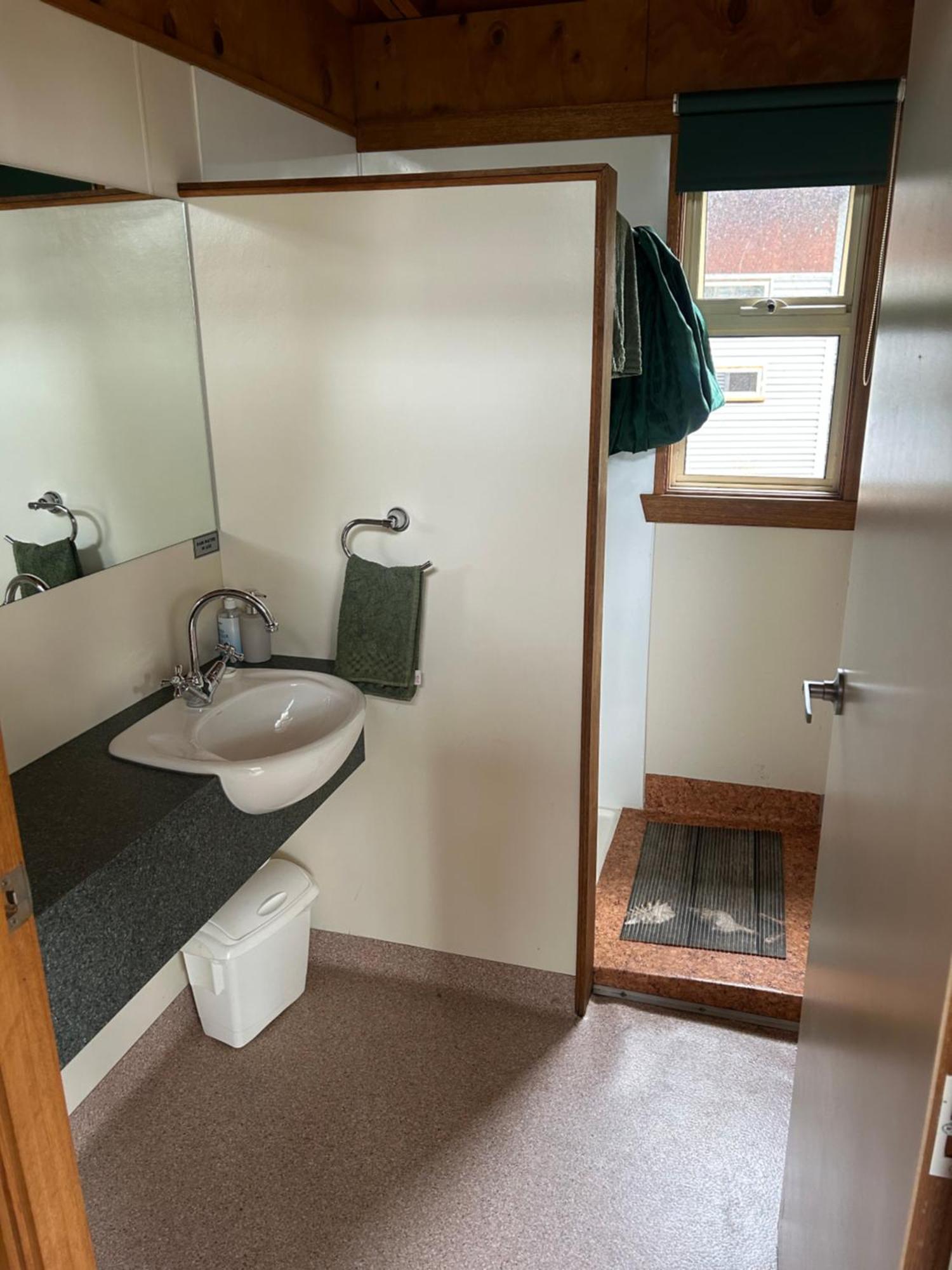 Base Camp Tasmania Hotel New Norfolk Ngoại thất bức ảnh